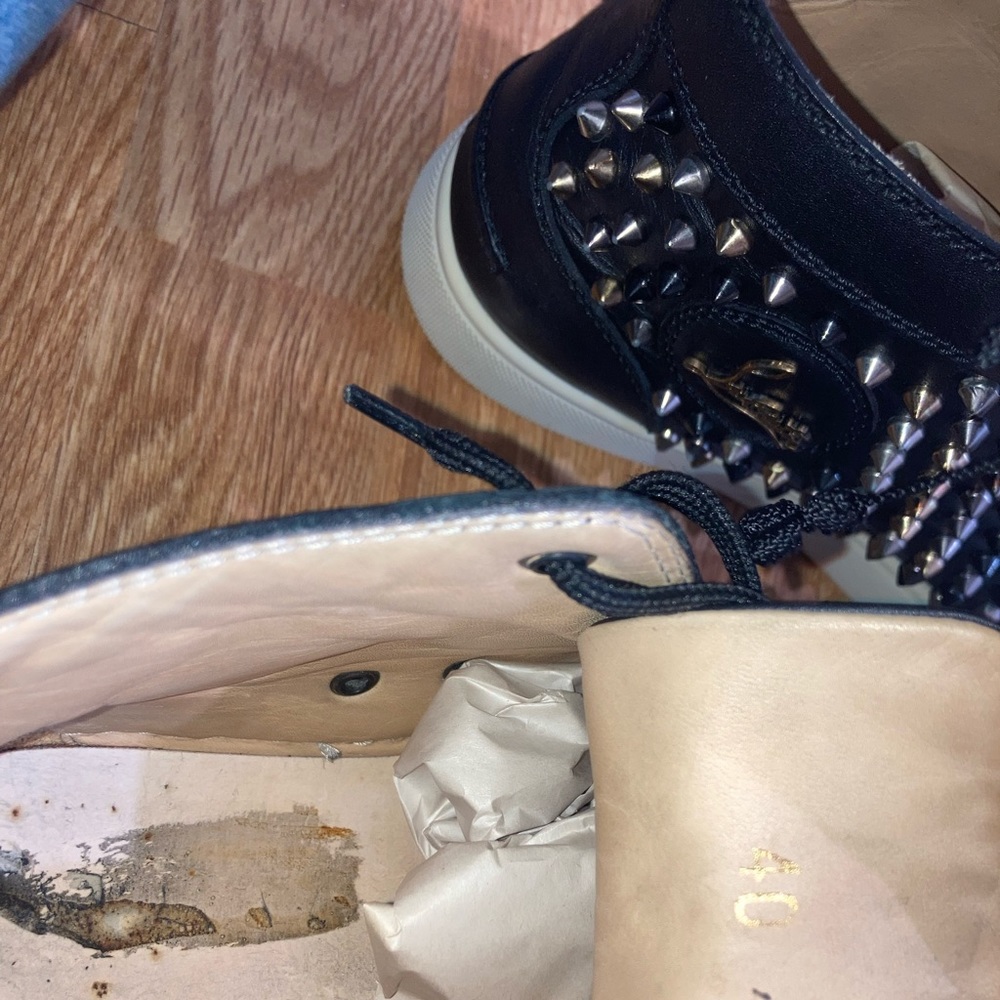 Cristian Louboutin Sneakers - Picture 2 of 5